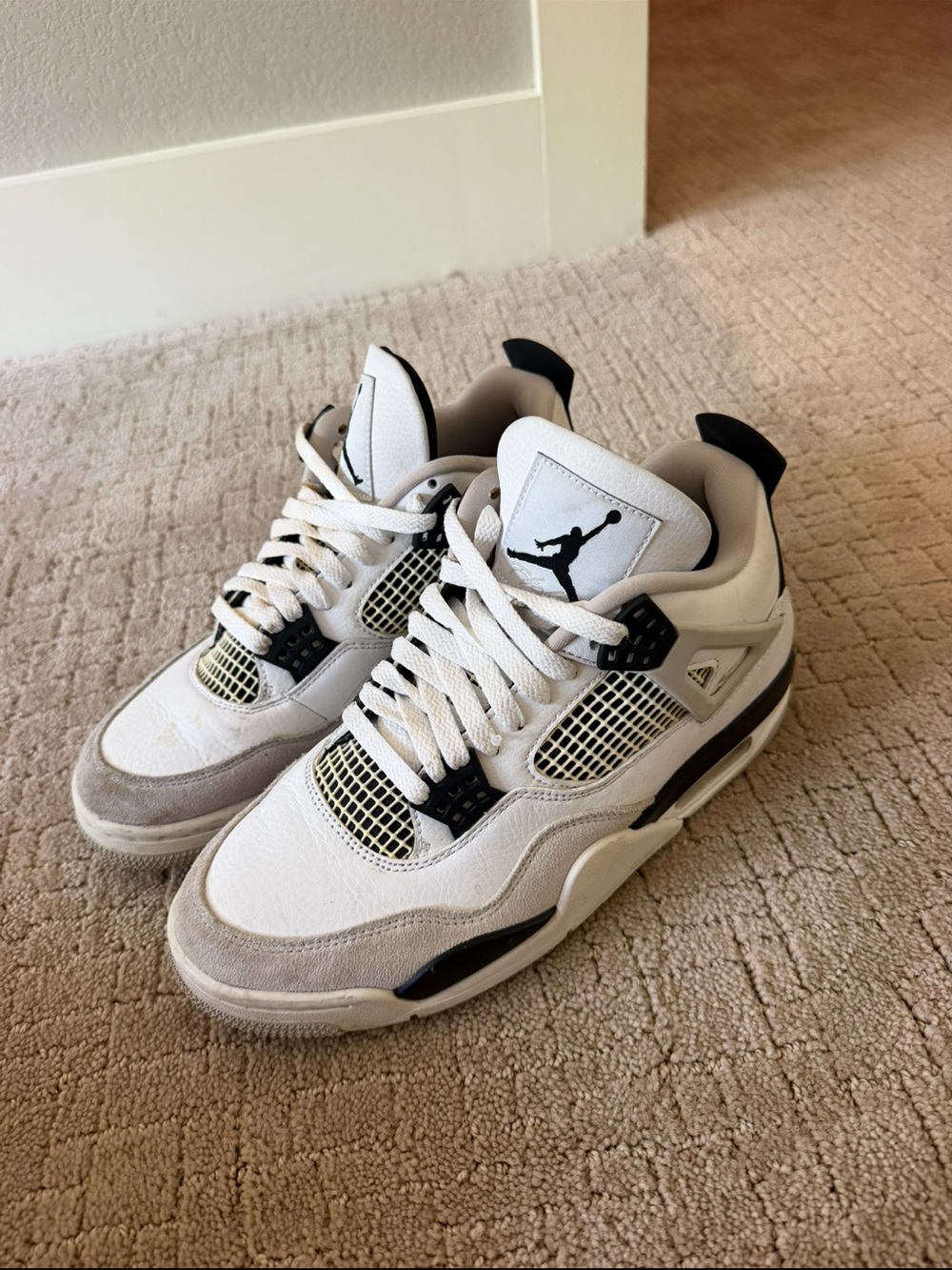 Jordan 4 Retro White Black Light Bone Sneakers